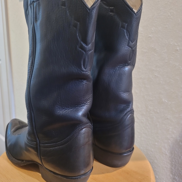 Elegant Black Leather Cowboy Boots - Picture 6 of 6